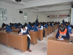 新員工入職 嚴(yán)卡“安全關(guān)”