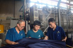 特整丙班氣流機(jī)組：三人七個(gè)機(jī)臺(tái)，班產(chǎn)三萬五