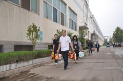 國慶中秋  員工“有?！? /></div>
			<div   id=